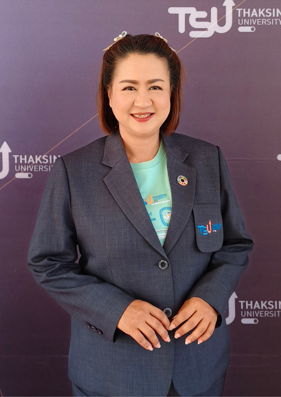นางสาวรัชนีกร ชูเชิด