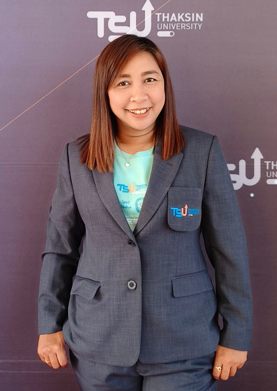 นางสาววัลลภา ชูเมือง